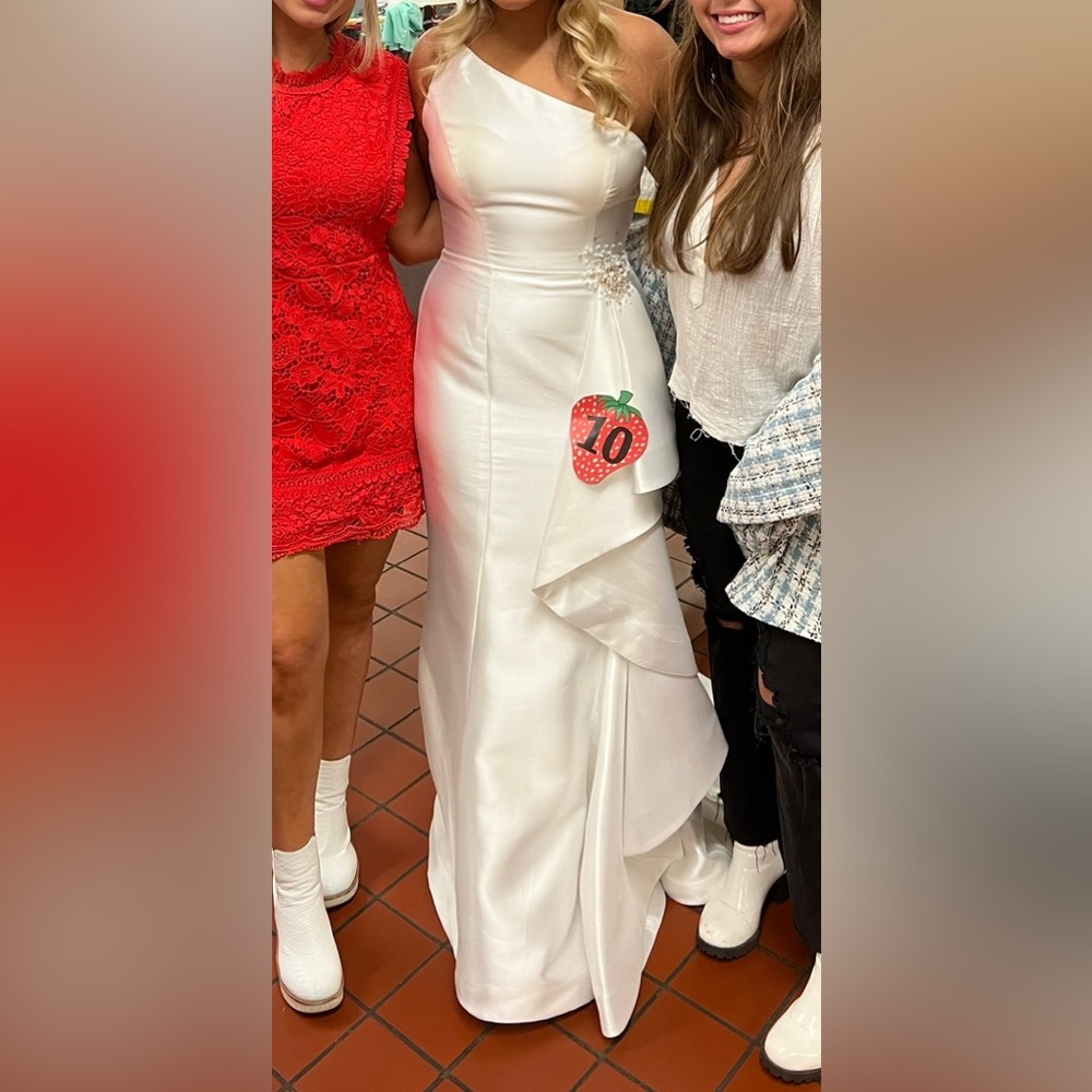 Sherri Hill White Formal Dress